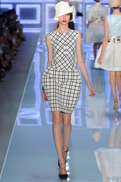 Look 8